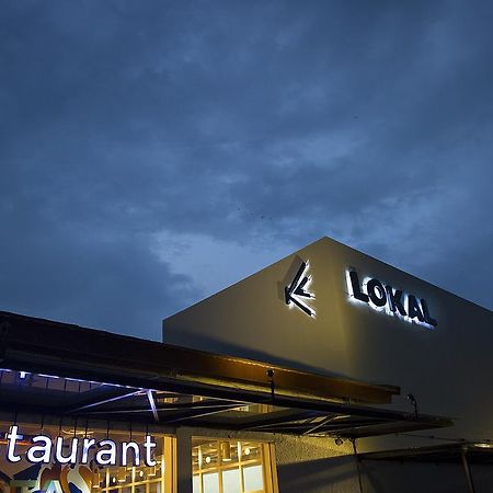 Lokal Hotel & Restaurant Yogyakarta Exteriér fotografie