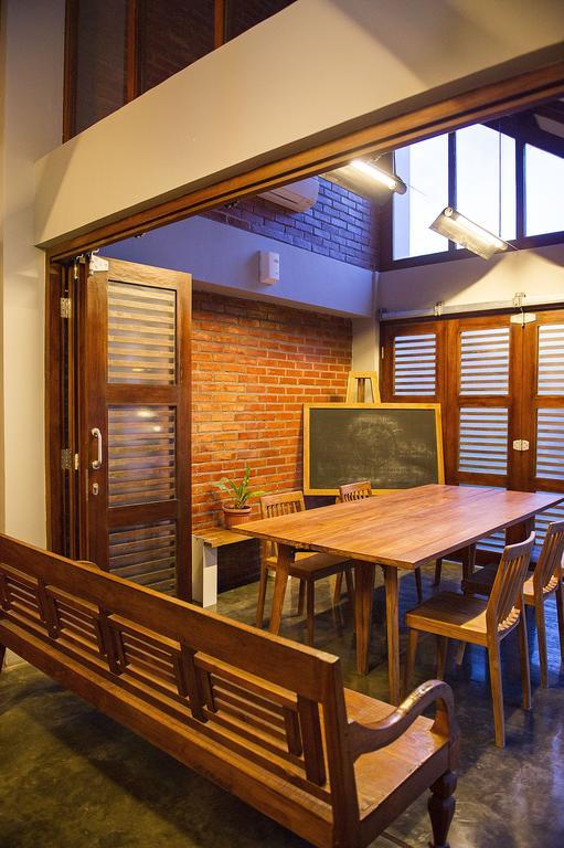 Lokal Hotel & Restaurant Yogyakarta Exteriér fotografie