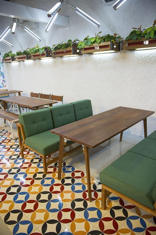 Lokal Hotel & Restaurant Yogyakarta Exteriér fotografie