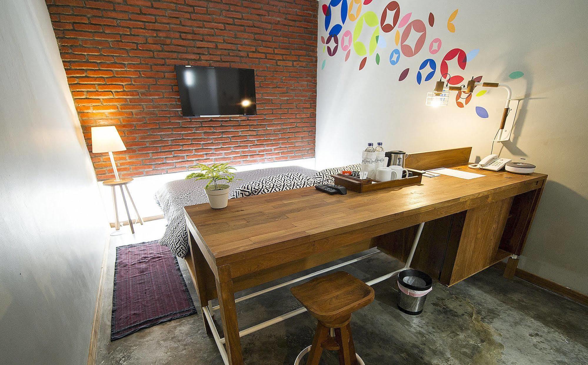 Lokal Hotel & Restaurant Yogyakarta Exteriér fotografie
