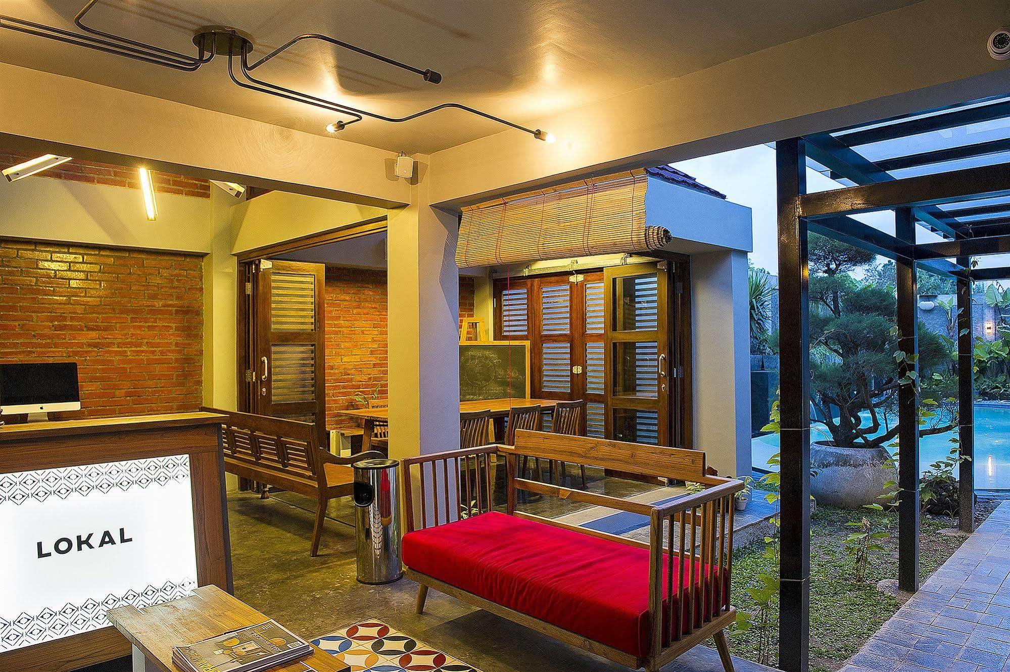 Lokal Hotel & Restaurant Yogyakarta Exteriér fotografie